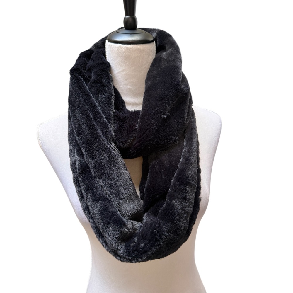 West Loop Black Faux Fur Vegan Winter Chic Soft Infinity Scarf One Size